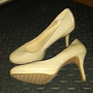 MERONA NUDE PATENT HEELS US WOMENS 8 1/2